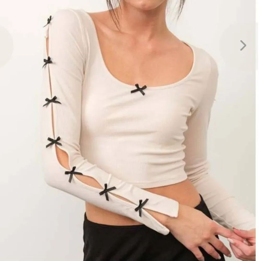 Pretty Garbage Peekaboo Bow Trim Crop Top